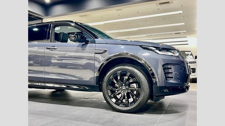 2024 認定中古車 Land Rover Discovery Sport ヴァレジネブルー D200マイルドハイブリッド（ディーゼル） 標準ホイール DYNAMIC SE