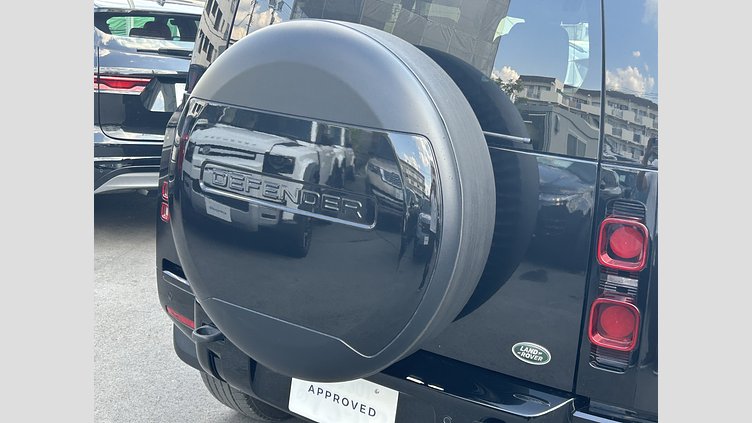 2022 認定中古車 Land Rover Defender 110 サントリーニブラック D300 AWD（AT） X-DYNAMIC SE