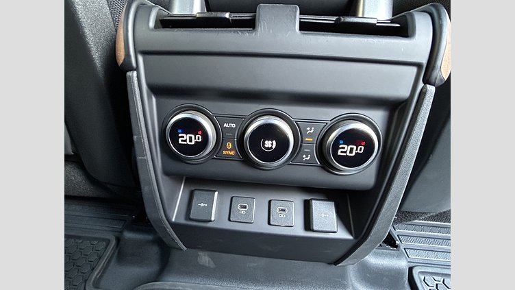 2022 認定中古車 Land Rover Defender 110 サントリーニブラック D300 AWD（AT） X-DYNAMIC SE