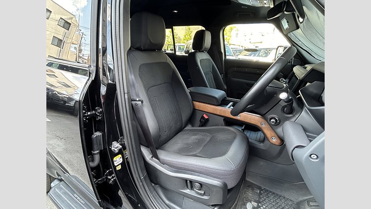 2022 認定中古車 Land Rover Defender 110 サントリーニブラック D300 AWD（AT） X-DYNAMIC SE