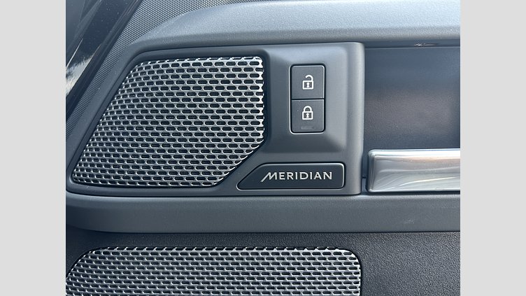 2022 認定中古車 Land Rover Defender 110 サントリーニブラック D300 AWD（AT） X-DYNAMIC SE