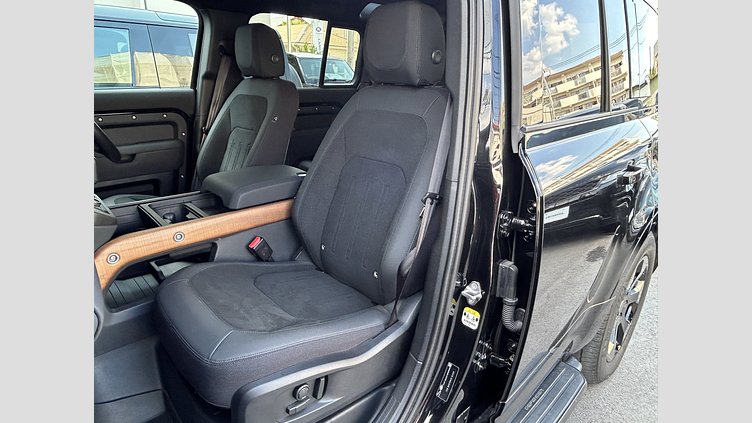 2022 認定中古車 Land Rover Defender 110 サントリーニブラック D300 AWD（AT） X-DYNAMIC SE