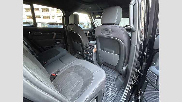 2022 認定中古車 Land Rover Defender 110 サントリーニブラック D300 AWD（AT） X-DYNAMIC SE