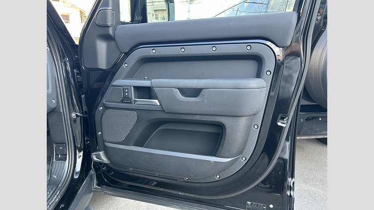 2022 認定中古車 Land Rover Defender 110 サントリーニブラック D300 AWD（AT） X-DYNAMIC SE