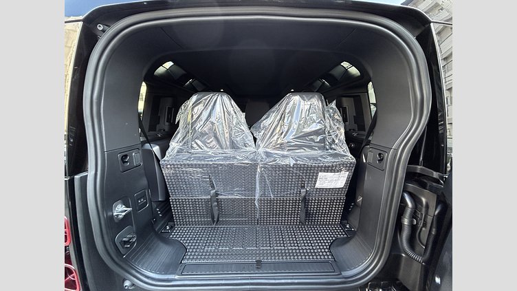 2022 認定中古車 Land Rover Defender 110 サントリーニブラック D300 AWD（AT） X-DYNAMIC SE