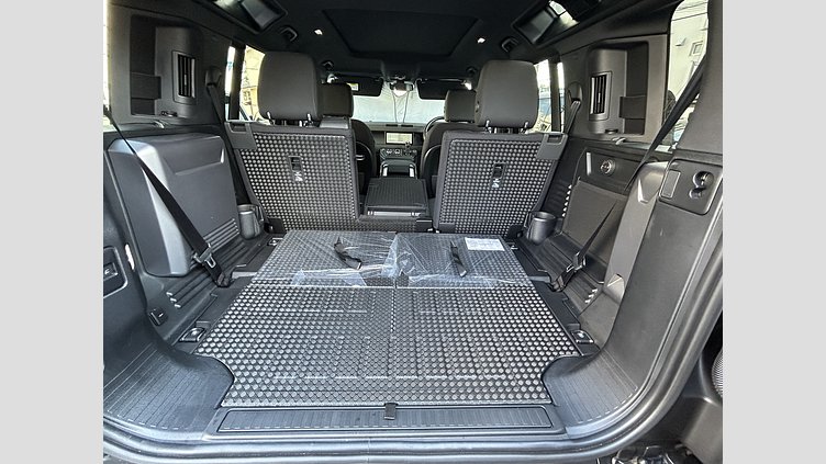 2022 認定中古車 Land Rover Defender 110 サントリーニブラック D300 AWD（AT） X-DYNAMIC SE