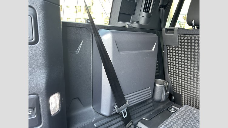 2022 認定中古車 Land Rover Defender 110 サントリーニブラック D300 AWD（AT） X-DYNAMIC SE