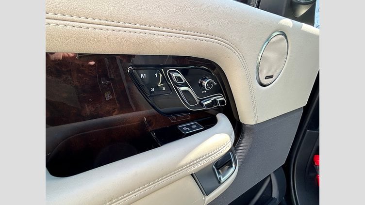 2019 認定中古車 Land Rover Range Rover Santorini Black 3.0 V6 Dsl Mono Turbo Std Flow ヴォーグ