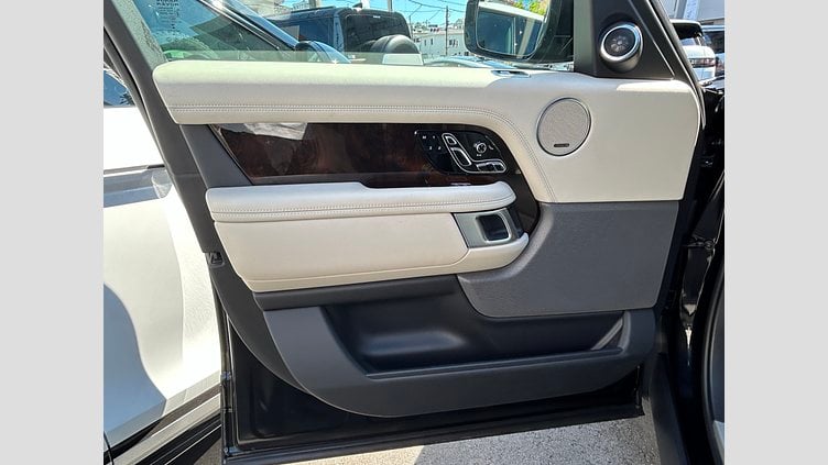 2019 認定中古車 Land Rover Range Rover Santorini Black 3.0 V6 Dsl Mono Turbo Std Flow ヴォーグ