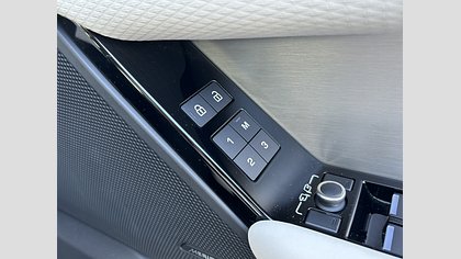 Range Rover Velar 35