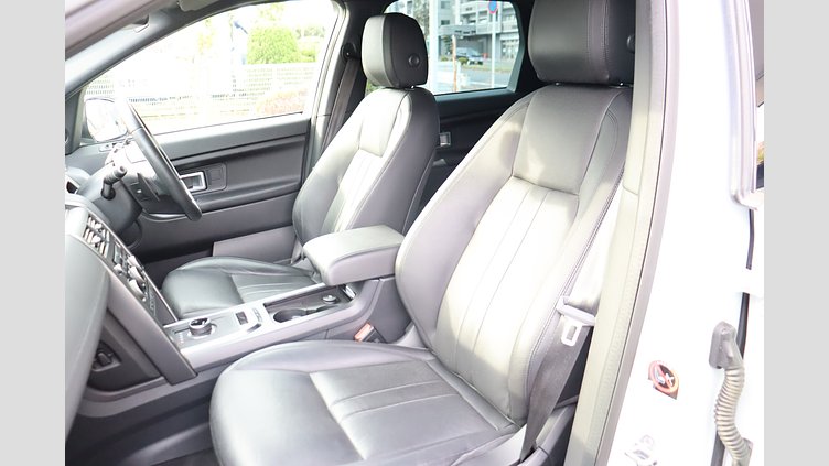 2019 認定中古車 Land Rover Discovery Sport Yulong White 2.0 litre i4D Diesel Landmark Edition