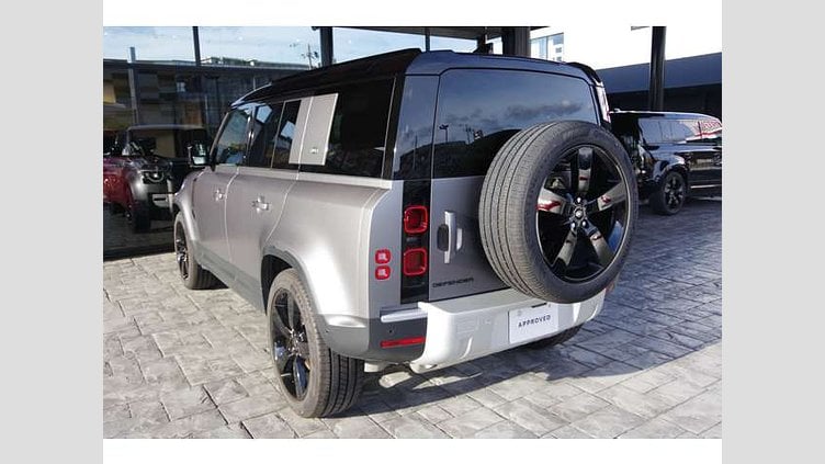 2024 認定中古車 Land Rover Defender 110 アイガーグレイ P300 AWD（AT） EASTNOR DARK EDITION