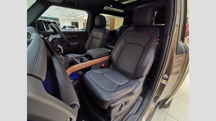 2022 認定中古車 Land Rover Defender 90 ゴンドワナストーン P300 AWD（AT） X-DYNAMIC SE