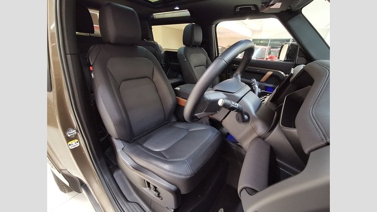 2022 認定中古車 Land Rover Defender 90 ゴンドワナストーン P300 AWD（AT） X-DYNAMIC SE