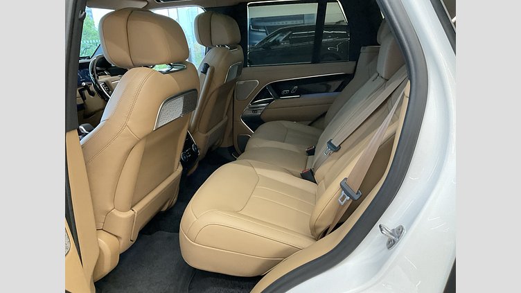 2023 認定中古車 Land Rover Range Rover Icy White in Gloss finish P440 AWD PHEV（AT） スタンダードホイールベース AUTOBIOGRAPHY