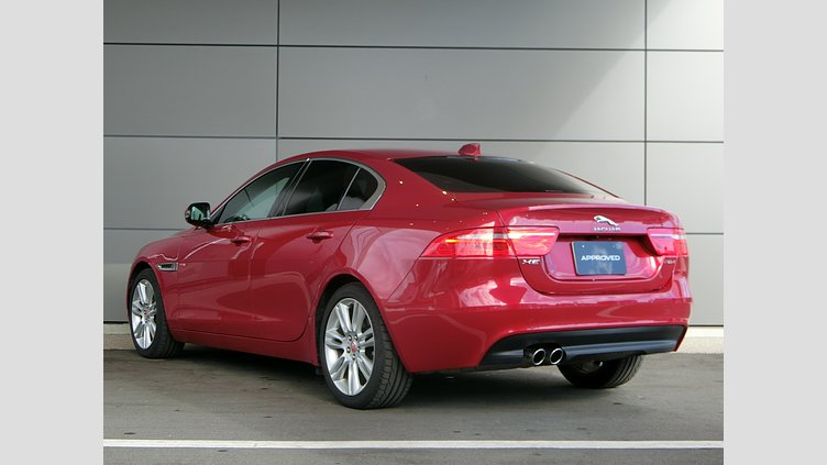 2017 認定中古車 Jaguar XE Firenze Red XE 2.0 I4D AJ200 RWD 4DR プレステージ