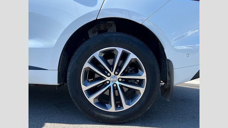 2024 認定中古車 Jaguar F-Pace Fuji White 2.0 litre i4D Diesel R-Sport