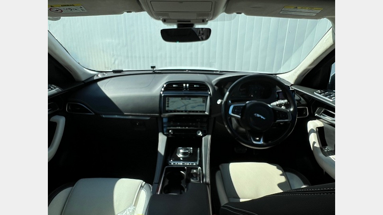 2024 認定中古車 Jaguar F-Pace Fuji White 2.0 litre i4D Diesel R-Sport