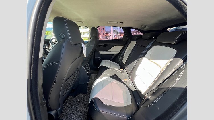 2024 認定中古車 Jaguar F-Pace Fuji White 2.0 litre i4D Diesel R-Sport