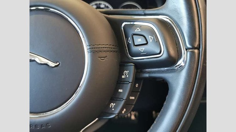 2018 認定中古車 Jaguar XJ Portofino Blue V6 DOHC スーパーチャージャー 306PS プレミアムラグジュアリー