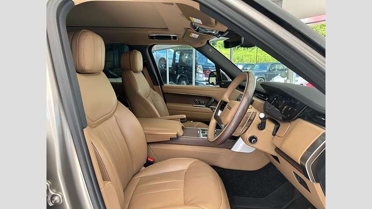 2023 認定中古車 Land Rover Range Rover バトゥミゴールド D300 AWD MHEV（AT） スタンダードホイールベース SE