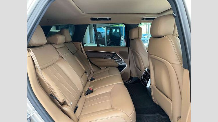 2023 認定中古車 Land Rover Range Rover バトゥミゴールド D300 AWD MHEV（AT） スタンダードホイールベース SE