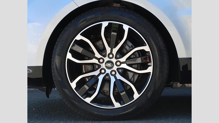 2021 認定中古車 Land Rover Range Rover Sport ハクバシルバー INGENIUM 3.0L 6気筒ディーゼル MHEV 300PS HSE