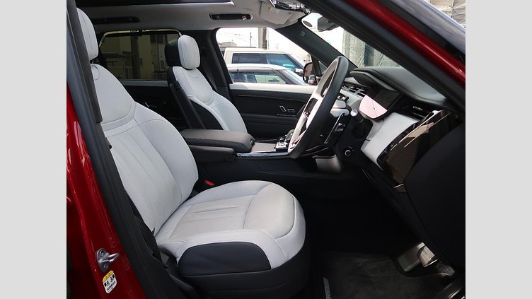 2023 認定中古車 Land Rover Range Rover Sport フィレンツェレッド 3.0リッター6気筒300PSターボチャージドディーゼルMHEV（オートマチック） AUTOBIOGRAPHY