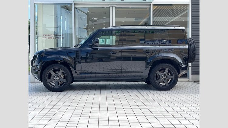 2021 認定中古車 Land Rover Defender 110 サントリーニブラック D300 AWD（AT） X-DYNAMIC SE