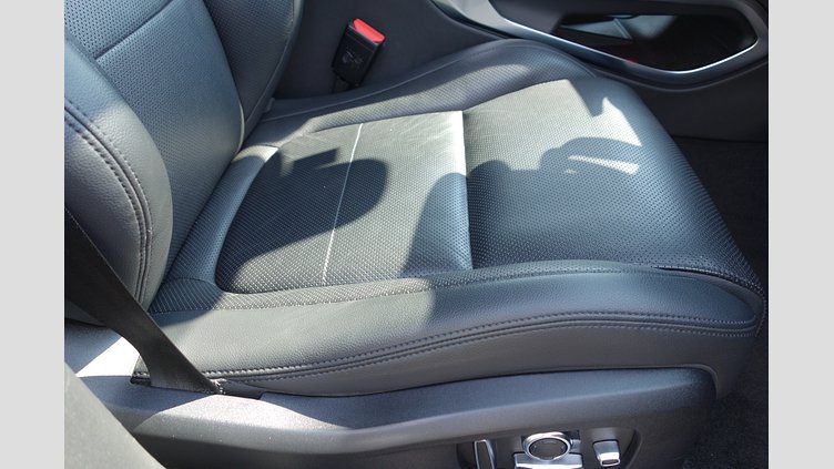 2021 認定中古車 Jaguar F-Pace サントリーニブラック P250 AWD（オートマチック） S