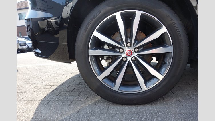 2021 認定中古車 Jaguar F-Pace サントリーニブラック P250 AWD（オートマチック） S