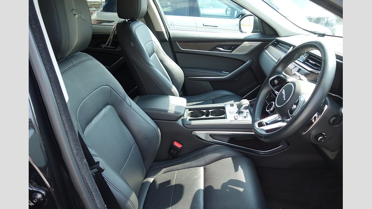 2021 認定中古車 Jaguar F-Pace サントリーニブラック P250 AWD（オートマチック） S