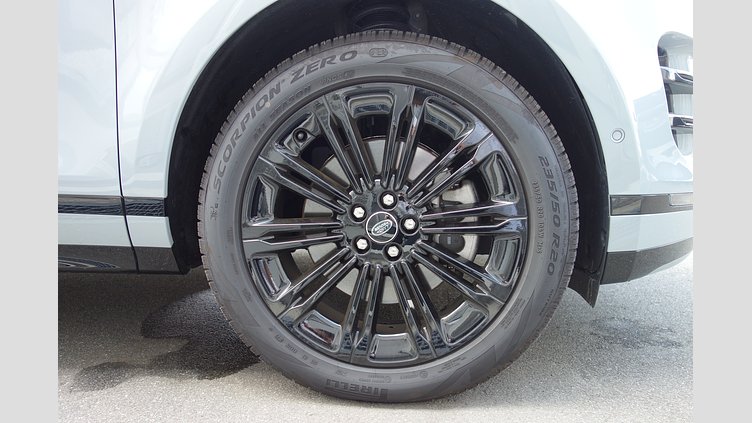 2023 認定中古車 Land Rover Range Rover Evoque アロイオスグレイ D200マイルドハイブリッド（ディーゼル） スタンダードホイールベース DYNAMIC SE
