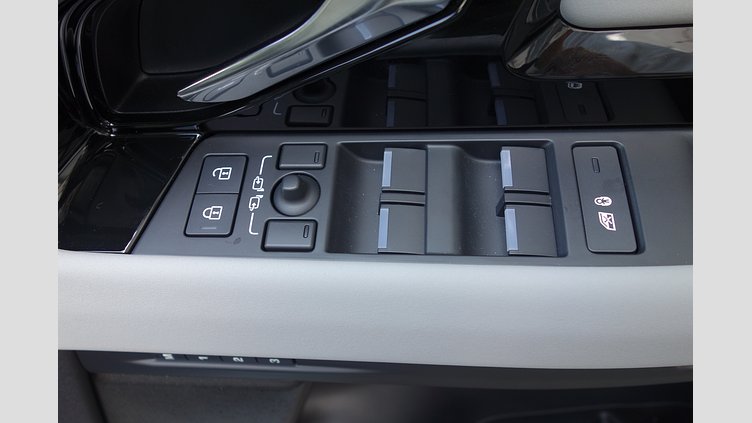2023 認定中古車 Land Rover Range Rover Evoque アロイオスグレイ D200マイルドハイブリッド（ディーゼル） スタンダードホイールベース DYNAMIC SE