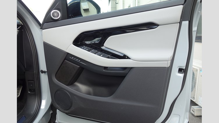 2023 認定中古車 Land Rover Range Rover Evoque アロイオスグレイ D200マイルドハイブリッド（ディーゼル） スタンダードホイールベース DYNAMIC SE