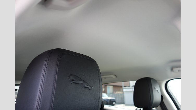 2021 認定中古車 Jaguar F-Pace サントリーニブラック P250 AWD（オートマチック） S