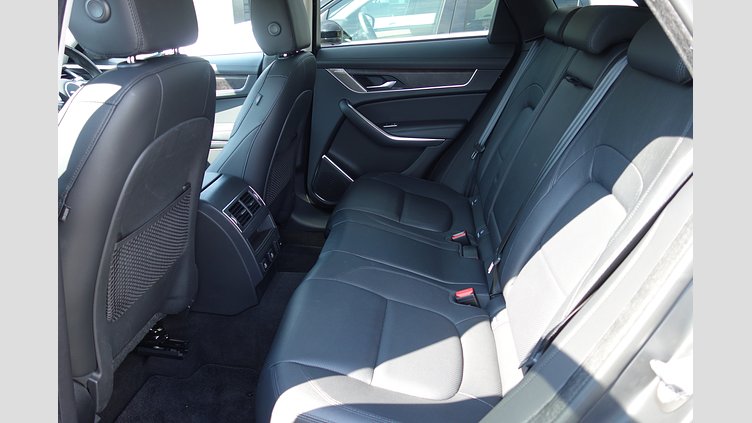 2021 認定中古車 Jaguar F-Pace サントリーニブラック P250 AWD（オートマチック） S