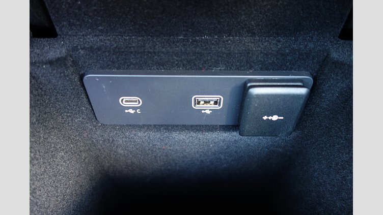 2021 認定中古車 Jaguar F-Pace サントリーニブラック P250 AWD（オートマチック） S