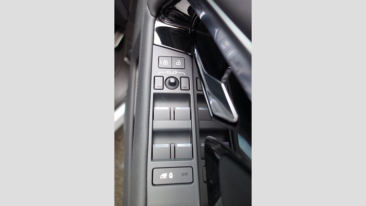 2023 認定中古車 Land Rover Range Rover Evoque フジホワイト D200 AWD（オートマチック）MHEV R-DYNAMIC S