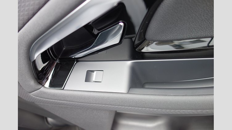 2023 認定中古車 Land Rover Range Rover Evoque フジホワイト D200 AWD（オートマチック）MHEV R-DYNAMIC S