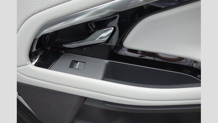 2023 認定中古車 Land Rover Range Rover Evoque フジホワイト D200 AWD（オートマチック）MHEV R-DYNAMIC S