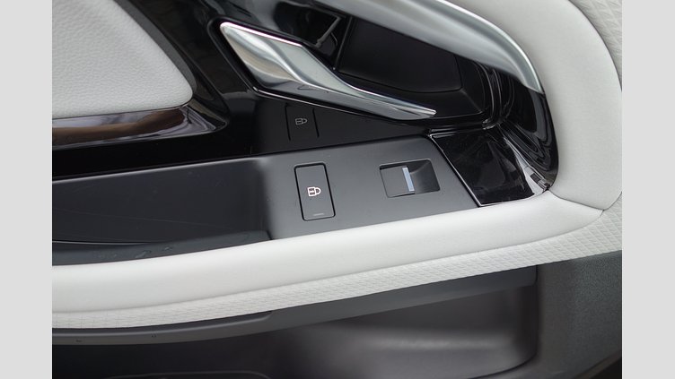 2023 認定中古車 Land Rover Range Rover Evoque フジホワイト D200 AWD（オートマチック）MHEV R-DYNAMIC S