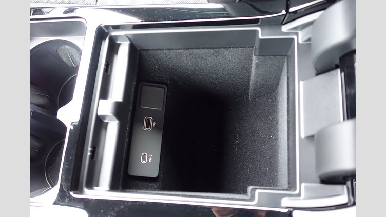 2023 認定中古車 Land Rover Range Rover Evoque フジホワイト D200 AWD（オートマチック）MHEV R-DYNAMIC S