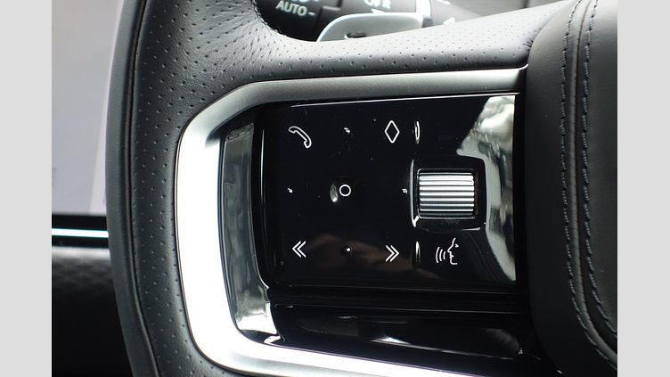2023 認定中古車 Land Rover Range Rover Evoque フジホワイト D200 AWD（オートマチック）MHEV R-DYNAMIC S