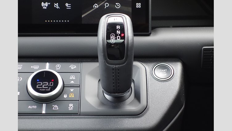 2023 認定中古車 Land Rover Defender 110 カルパチアングレイ P525 AWD (AT) V8