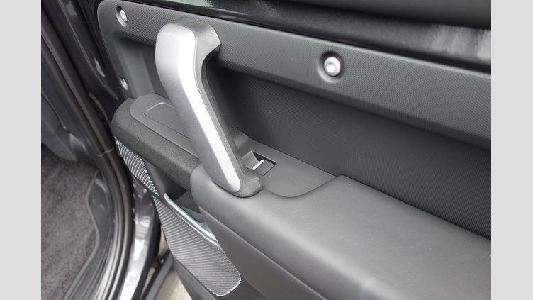 2023 認定中古車 Land Rover Defender 110 カルパチアングレイ P525 AWD (AT) V8