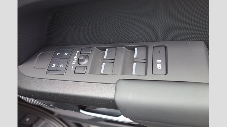 2023 認定中古車 Land Rover Defender 110 カルパチアングレイ P525 AWD (AT) V8