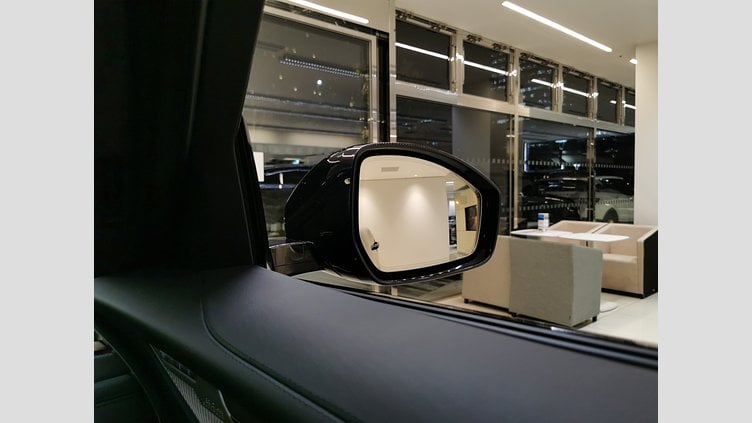 2023 認定中古車 Jaguar F-Pace ミッドナイトアメジスト P550 AWD（オートマチック） SVR