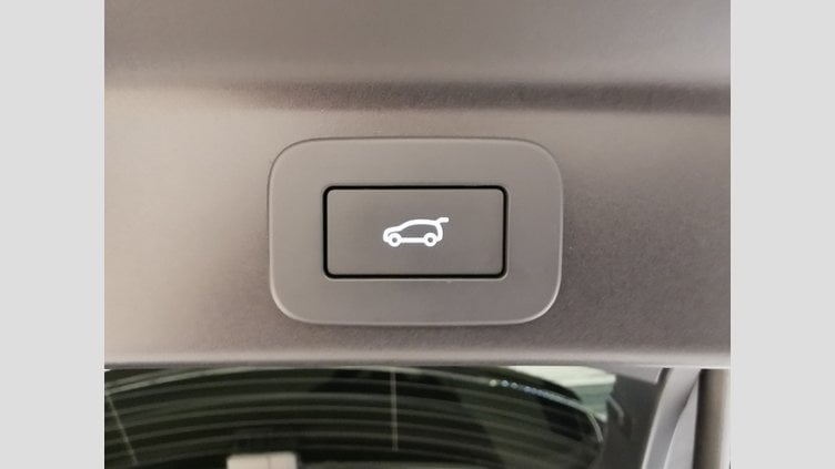 2023 認定中古車 Jaguar F-Pace ミッドナイトアメジスト P550 AWD（オートマチック） SVR