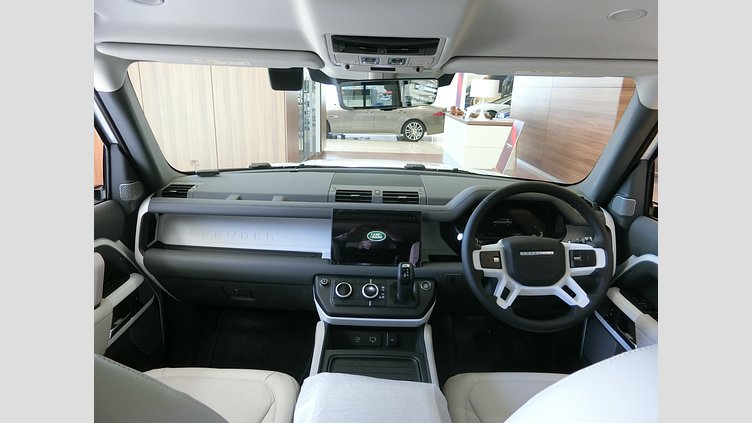 2023 認定中古車 Land Rover Defender 130 フジホワイト D300 AWD AUTOMATIC MHEV FIRST EDITION